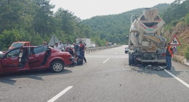 Muğla'da otomobil beton mikserine çarptı, 1 kişi öldü, 1 kişi yaralandı