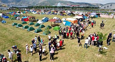 25 İLDEN 300´Ü AŞKIN MİSAFİRLER BABA ÇOCUK KAMPINDA BULUŞTU