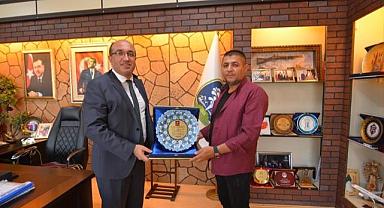 AFYON YEREL BASIN SİTESİ YÖNETİMİNDEN BAŞKAN DR. MUSTAFA ÇÖL’E ZİYARET