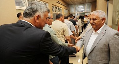 Afyonkarahisar Belediye Başkanı Zeybek, personeliyle bayramlaştı