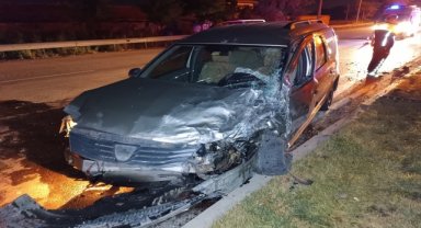 Afyonkarahisar'da otomobil ile hafif ticari araç çarpıştı, 4 kişi yaralandı
