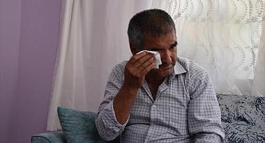 Afyonkarahisar'daki trafik kazasında hayatını kaybeden eşi için ağlıyor
