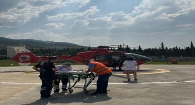 Aydın'da boğulma tehlikesi geçiren genç ambulans helikopterle Manisa'ya götürüldü