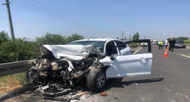 Aydın'da kamyona çarpan otomobilin sürücüsü öldü