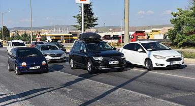 Bayram tatili dönüşü trafik yoğunluğu sürüyor