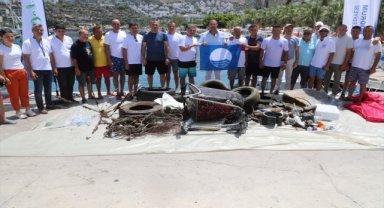 Bodrum'da deniz dibi temizliğinde 362 kilogram atık çıkarıldı
