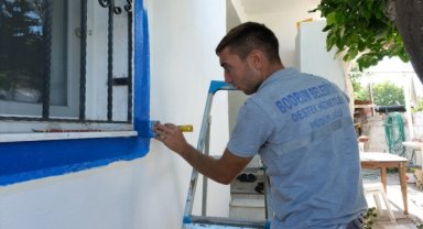 Bodrum'un Bitez Mahallesi'nde sokaklar mavi ve beyaza boyanıyor