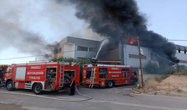 Denizli'de tekstil fabrikasında çıkan yangın söndürüldü
