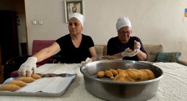 Depremzede aile, Kütahya'daki yeni hayatını Hatay lezzetleriyle kuruyor