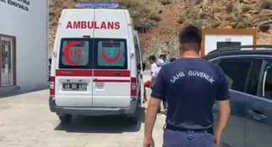 Fethiye'de tekneden düşerek yaralanan kişiye tıbbi tahliye
