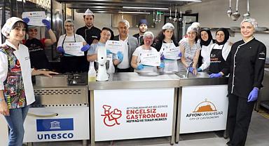 GASTRONOMİ MUTFAĞINDA ENGEL TANIMADILAR