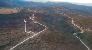 GÜNCELLEME - Çeşme'de otluk alanda çıkan yangın kontrol altına alındı