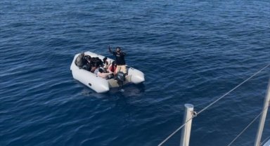 İzmir açıklarında 32 düzensiz göçmen kurtarıldı