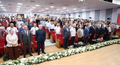 İzmir'de "15 Temmuz Darbe Girişimi ve Küresel Siyaset" paneli