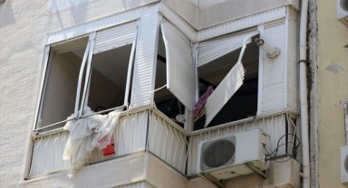 İzmir'de evde doğal gaz patlaması sonucu 2 kişi yaralandı