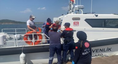 İzmir'de gezi teknesinde rahatsızlanan çocuğa tıbbi tahliye