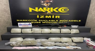 İzmir'de uyuşturucu operasyonunda 4 şüpheli tutuklandı
