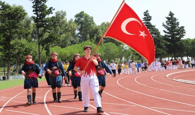 İzmir'de yaz spor okulları başladı