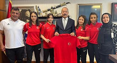 Milletvekili Taytak şampiyonları TBMM’de ağırladı