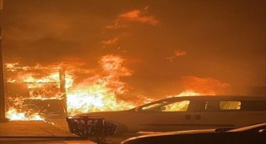 Muğla'da çıkan yangında 3 otomobil zarar gördü