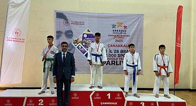 Mustafa Cimbil, Anadolu Yıldızlar Ligi Judo Yarı Finalinde birinci oldu