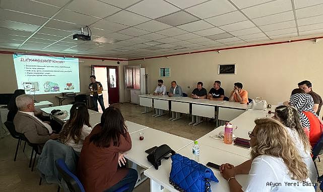 Safiye Sultan Yurdu'nda 112 Acil personelleri yurt personellerine ilk yardım eğitimi veriyor