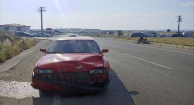 Uşak'ta otomobille motosikletin çarpıştığı kazada 1 kişi yaralandı