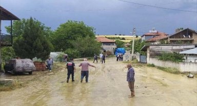 Uşak'ta sağanak etkili oldu