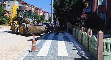 Afyonkarahisar'da Ali İhsan Paşa Mahallesi'nde yollar yenileniyor