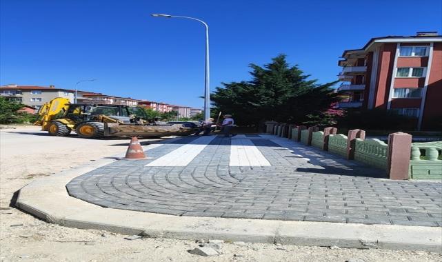 Afyonkarahisar'da Ali İhsan Paşa Mahallesi'nde yollar yenileniyor