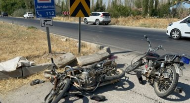 Afyonkarahisar'da iki motosikletin çarpıştığı kazada 1 kişi öldü