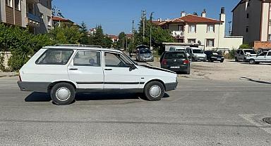 Afyonkarahisar'da iki otomobilin çarpışması sonucu 3 kişi yaralandı