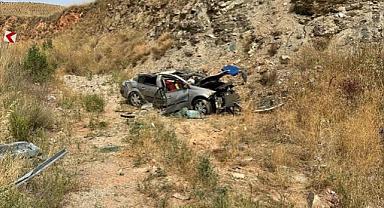 Afyonkarahisar'da şarampole devrilen otomobildeki 1 kişi öldü