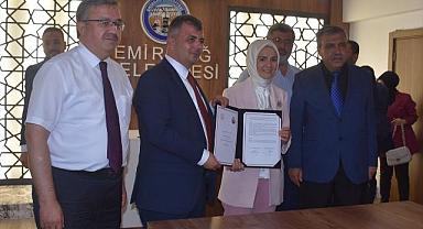 Aile ve Sosyal Hizmetler Bakanı Mahinur Özdemir Göktaş, Emirdağ'da ziyaretlerde bulundu