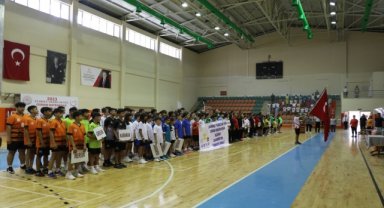 ANALİG badminton final müsabakaları Aydın'da başladı