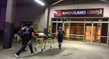 Aydın'da otomobilin kamyonete çarptığı kazada 4 kişi yaralandı