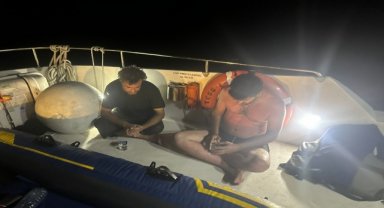 Bodrum açıklarında 2 düzensiz göçmen kurtarıldı, 49 göçmen yakalandı