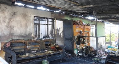 Denizli'de cami lojmanında çıkan yangında 90 yaşındaki kadın yaşamını yitirdi