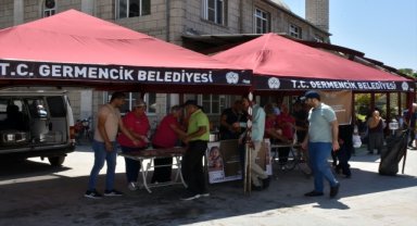 Germencik ve İncirliova ilçelerinde aşure dağıtıldı