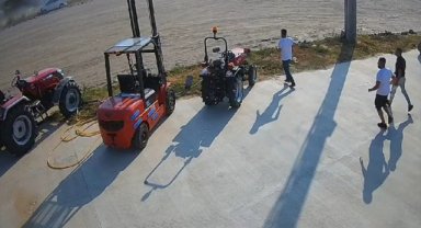 İzmir'de motosikletlinin ölümüne neden olan trafik kazası güvenlik kamerasında