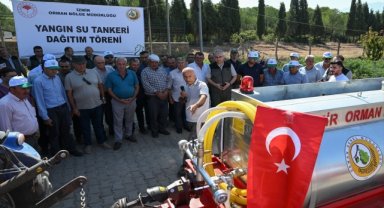 İzmir ve Manisa'da orman yangını riskine karşı bazı mahallelere su tankeri dağıtıldı
