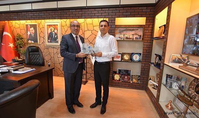 KAYMAKAM MEHMET SÜLÜNDEN BAŞKAN DR. MUSTAFA ÇÖL’E VEDA ZİYARETİ