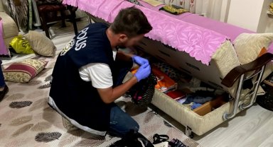 Kütahya'da apartman dairesinde "uyuşturucu partisi" düzenleyen 4 kişi yakalandı