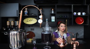 Kütahyalı kadın girişimci yetiştirdiği lavantaları çeşitli ürünlere dönüştürüyor