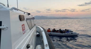 Muğla açıklarında 57 düzensiz göçmen kurtarıldı