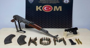 Ödemiş'te bir evde 3 silah ele geçirildi