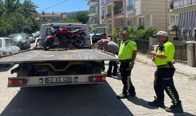 Simav'da trafik denetimlerinde 1296 sürücüye idari para cezası kesildi