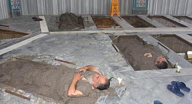 Termal turizmin adresi Afyonkarahisar çamur banyolarıyla da tercih ediliyor