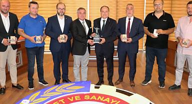 AFYON EĞİTİM VAKFI’NDAN, ATSO YÖNETİM KURULU ÜYELERİNE TEŞEKKÜR