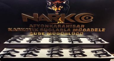 Afyonkarahisar'da 28 ruhsatsız tabanca ele geçirilen iki araçtaki 5 kişi gözaltına alındı